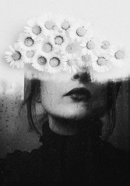 Daisy Dream Portrait by Ingrida Urbonavičienė