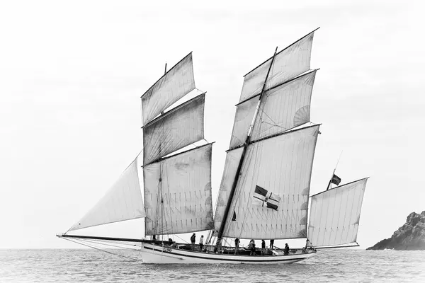Classic Sailing Ship by Vincent DEMOULIN