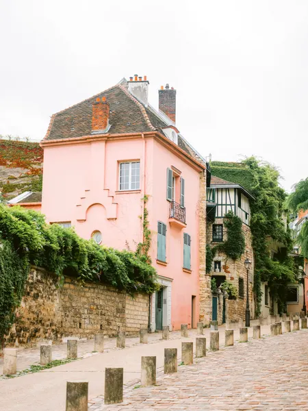 Rue de l'Abreuvoir Paris II by Raisa Zwart