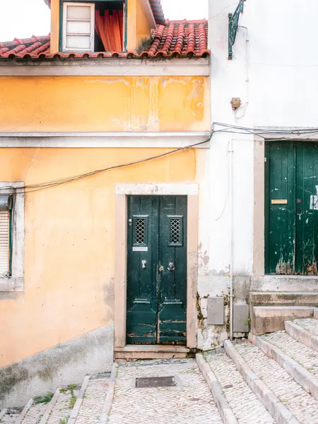 Lisbon by Raisa Zwart