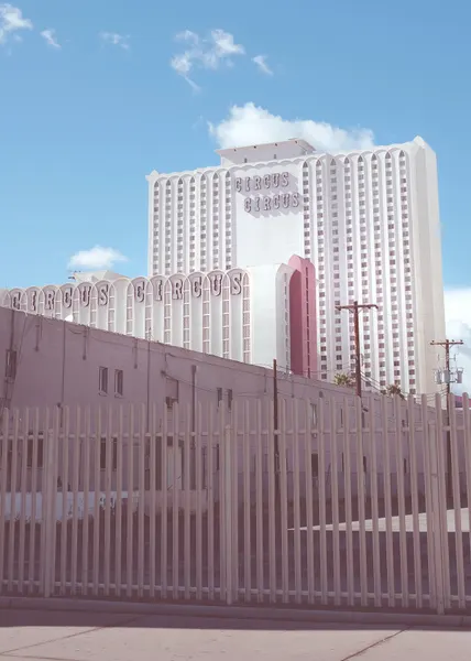 Retro Circus Hotel by Pictufy Studio III