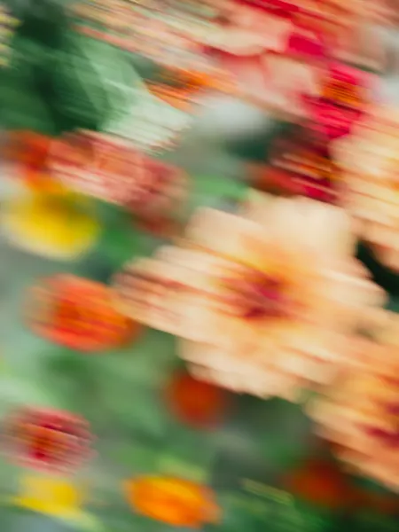 Moving Flowers 7 by Raisa Zwart