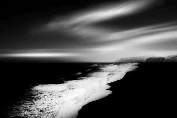 Dark Beach Waves by edmondyuen