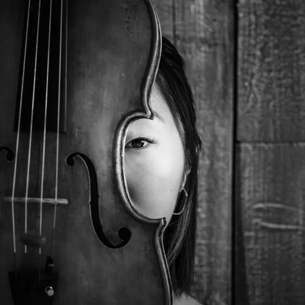 Cello's Eye by Misaki Saito