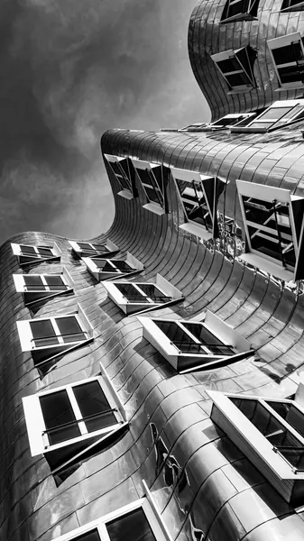 Sleek Urban Architecture by Dieter Walther