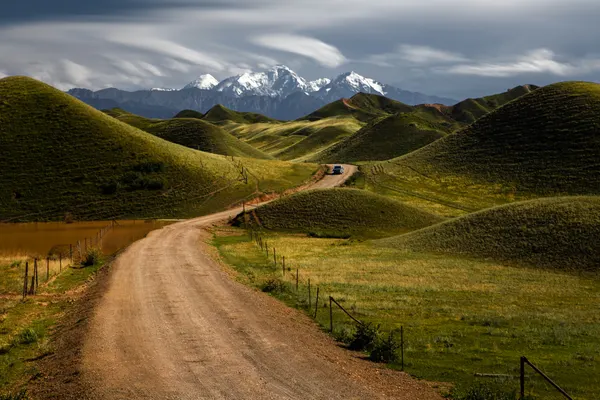 Green Hills Mountain Journey by UU
