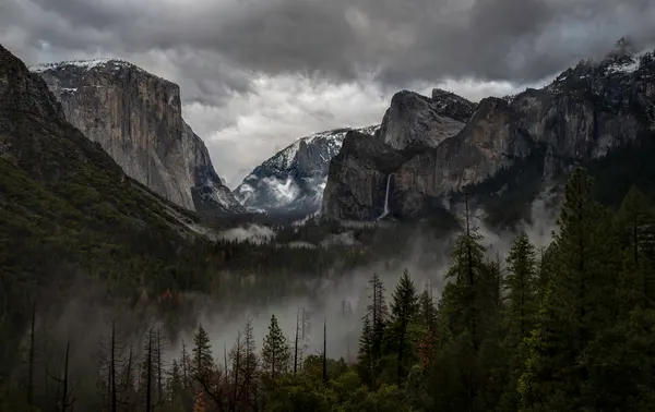Misty Yosemite Valley by Ning Lin