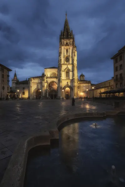 Illuminated Cathedral Square by Oskar Baglietto