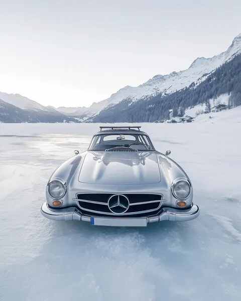 Silver Classic on Ice, wall art by Pictufy Studio IV