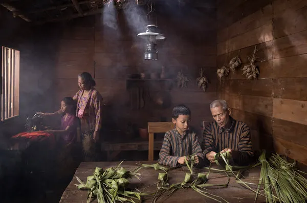 Family Weaving Traditions, wall art by Sita Gramich